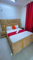 5x6 Bed, Mattress & 2 Stools - Used - 1