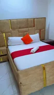 5x6 Bed, Mattress & 2 Stools - Used - 3