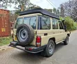 Toyota Land Cruiser 2013 Yellow - 3