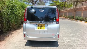 Toyota Noah 2015 Silver