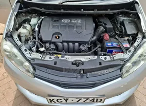 Toyota Wish 2013 Nyeupe