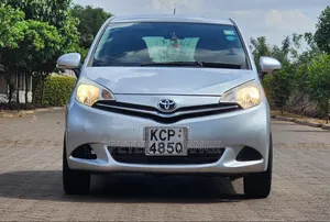Toyota Ractis 2011 Silver