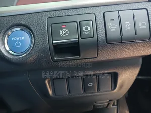 Toyota Harrier 2.5 Hybrid 4WD 2019