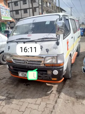 Toyota HiAce 2000 White