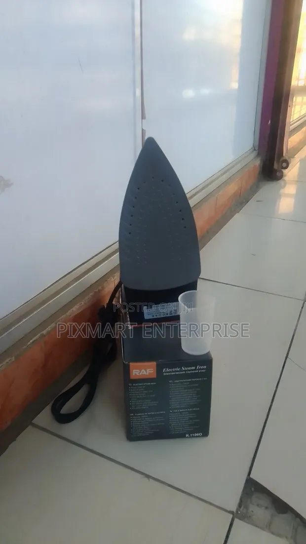 Clothes Pressing Steam Iron - 1
