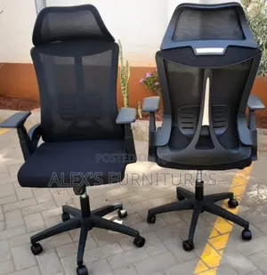 Boss Office Products Plastic Office Chairs x2