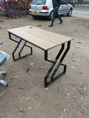 Brand New Boss Office Products Business Table