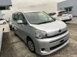 Boot ya Tailgate ya Toyota Voxy ZR70 na Spoiler - 2