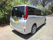 Toyota Noah 2015 Gray - 4