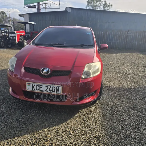 Toyota Auris 2008 Red - 1
