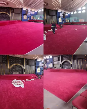 Carpet za Ofisi za Ukutani - Rangi Nyekundu