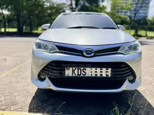 Toyota Axio 1.5 Hybrid 2WD 2017 Silver