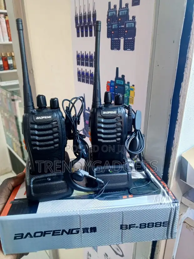 Baofeng BF-888S UHF Walkie Talkie with VOX & Flashlight - 1