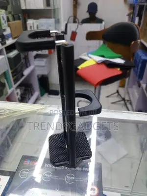 Kishikilia Tripod Mbili Nyeusi cha Simu na Kompyuta Kibao