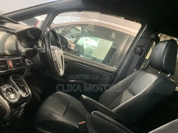 Toyota Esquire 2.0 AWD 2019 (Ina Viti 7) - 1