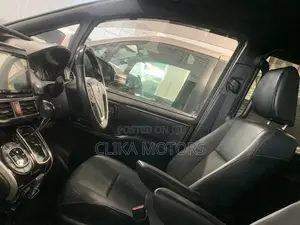 Toyota Esquire 2.0 AWD 2019 (Ina Viti 7)