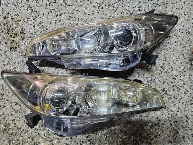 Toyota Wish 2010 Non-Xenon Headlight - 1