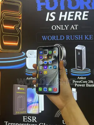 Apple iPhone 11 64GB Nyeupe