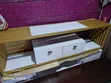 Divine Home TV Stand ya Dhahabu ya Metal - 1