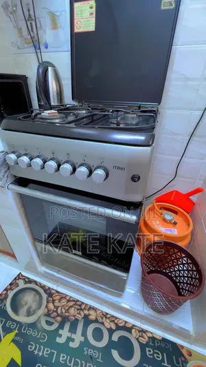 Mika 4 Burner Gas Cooker yenye Baking Oven