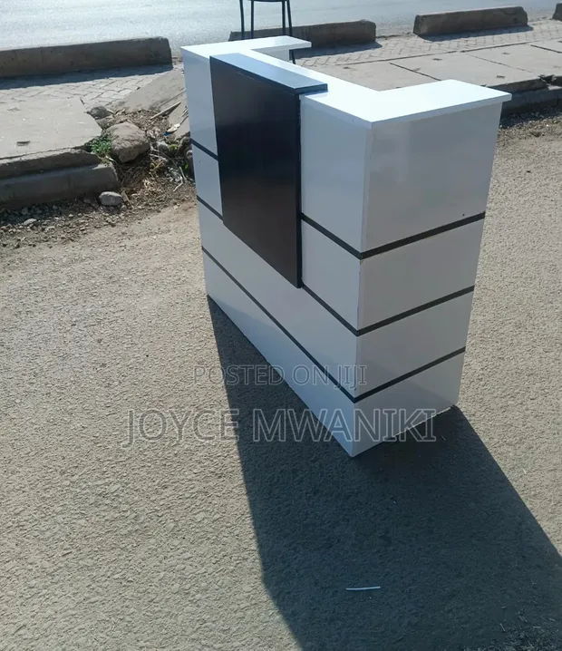 Kikoba cha Mapokezi Nyeupe na Nyeusi - 1
