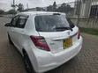 Toyota Vitz 2015 Nyeupe - 2