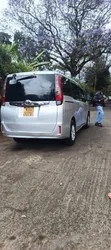 Toyota Noah 2015 Silver - 3