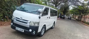 Toyota HiAce 2014 - 3000cc Diesel Automatic