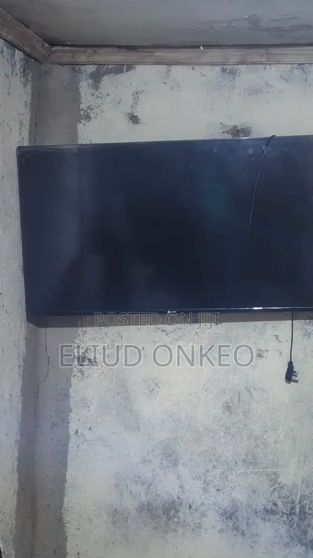 Amtec Smart TV - Used - 1