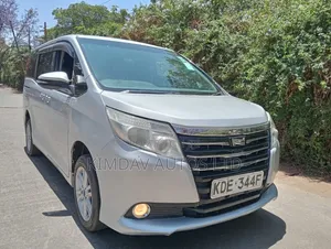 Toyota Noah 2015 Silver