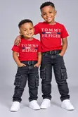 Set ya T-Shirt na Jeans za Tommy Hilfiger (Miaka 3-9) - 2