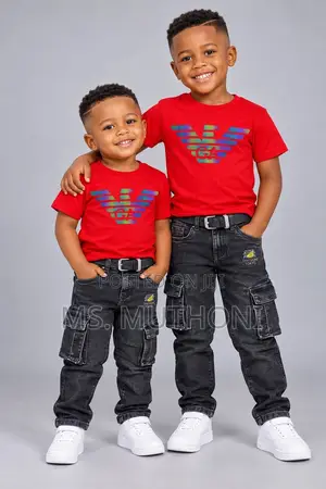 Set ya Armani T-Shirt na Jeans (Miaka 3-9)