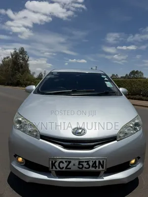 Toyota Wish 2012 Nyeupe
