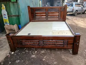 Kitanda King Size - Mti wa Mahogany
