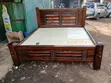 Kitanda King Size - Mti wa Mahogany - 2