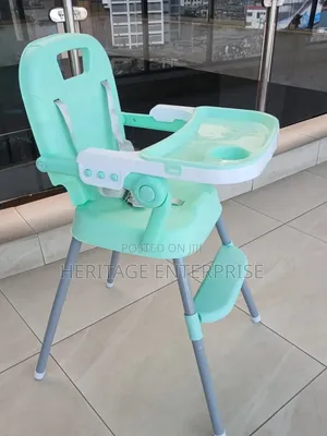 Kiti Rahisi cha Kulisha Mtoto na Tray Inayotolewa - Kijani