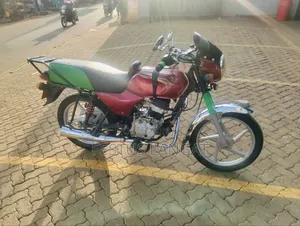 Bajaj Boxer BM100ES 2024 Nyekundu
