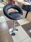 Kiti cha Baa cha Ngozi Nyeusi na Msingi wa Chrome Unaoweza Kurekebishwa - 2