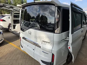 Honda Stepwgn Spada 2019 Nyeupe