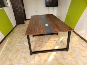 Meza Kubwa ya Chumba cha Mkutano - Walnut Finish