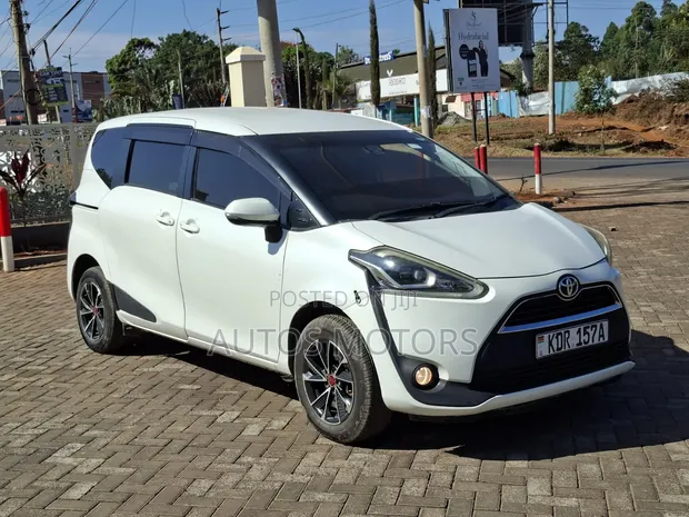 Toyota Sienta 1.5 FWD (6-seater) 2017 Pearl - 1