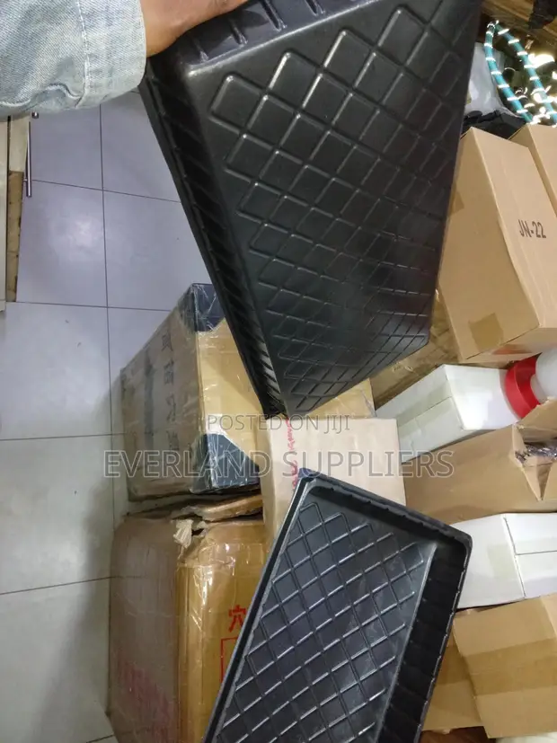 Hydroponic Trays for Plant Handling - No Holes - 1