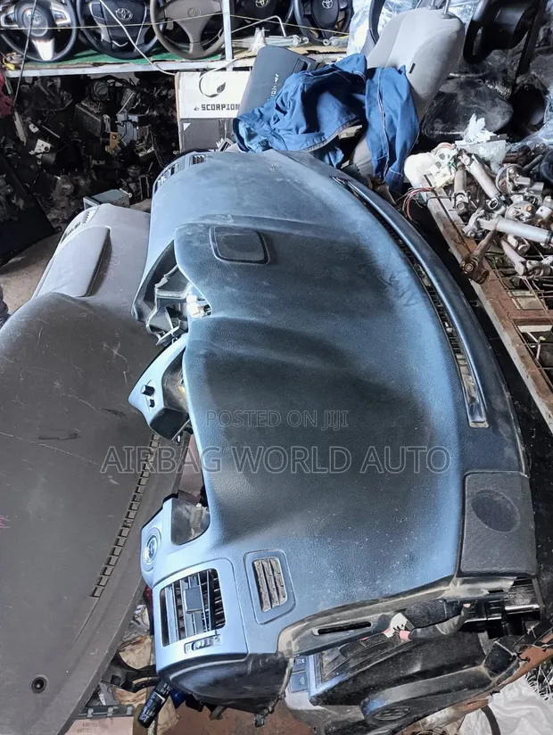 Dashboard ya Toyota Harrier 240 (Iliyotumika) - 1