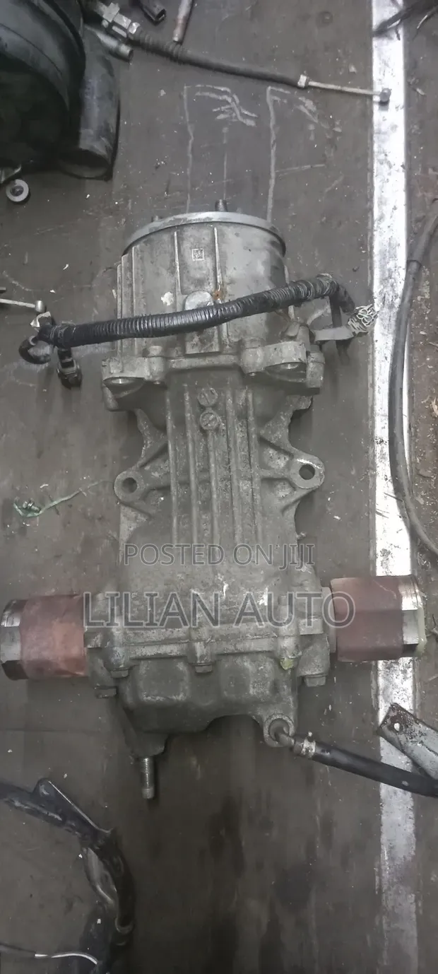 Differential ya Nissan X-Trail NT32 - 1