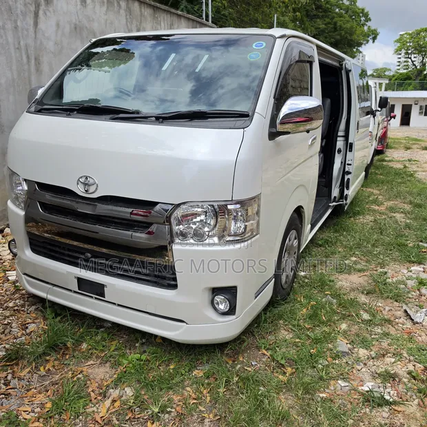 Toyota HiAce Super GL Dark Prime II 2019 - 1