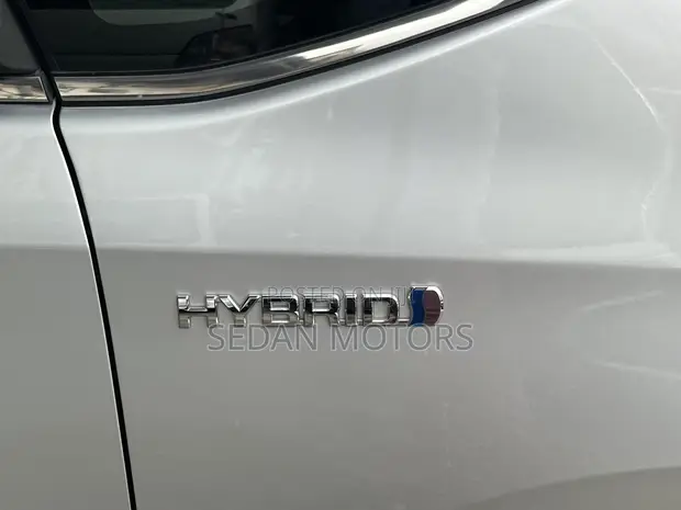 Toyota Esquire 2019 Silver - 1