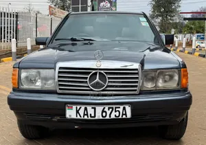 Mercedes-Benz W124 1989 Gray