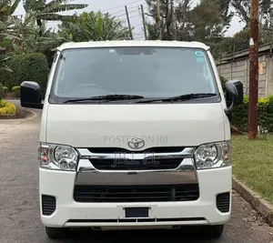 Toyota HiAce 2020 Nyeupe