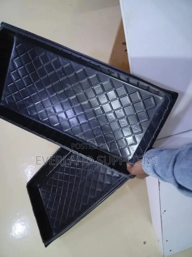 Hydroponic Trays for Garden Expansion - No Holes - 1