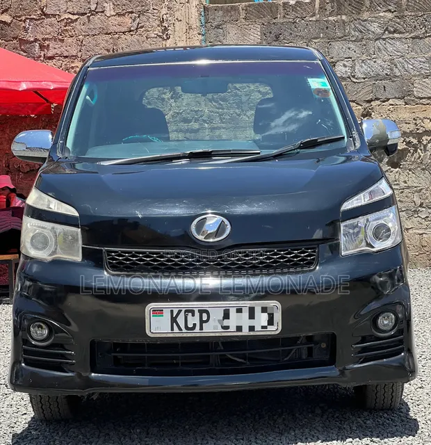 Toyota Voxy X 2WD 7-Seater 2010 Black - 1